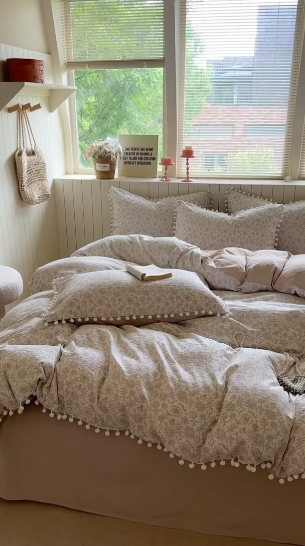 91家纺网 家纺一手货源 找家纺 缘生活 2025新款皱皱纱毛球球流苏四件套 皱皱纱球球流苏-碎花灰棕