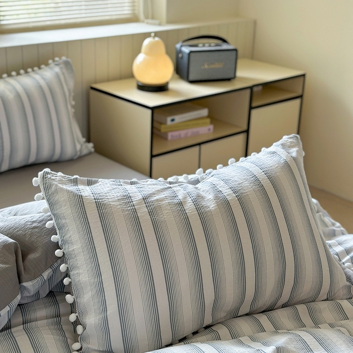 91家纺网 家纺一手货源 找家纺 缘生活 2025新款皱皱纱毛球球流苏四件套 皱皱纱球球流苏-绅士条纹