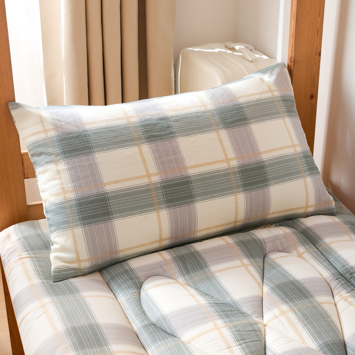 91家纺网 家纺一手货源 找家纺 爱屋及屋 2025款无印风学生棉花床垫 韵绿格