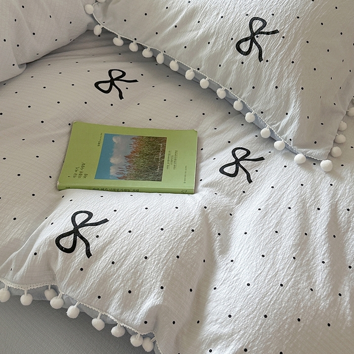 91家纺网 家纺一手货源 找家纺 缘生活 2025新款皱皱纱毛球球流苏四件套 皱皱纱球球流苏-蝴蝶结黑