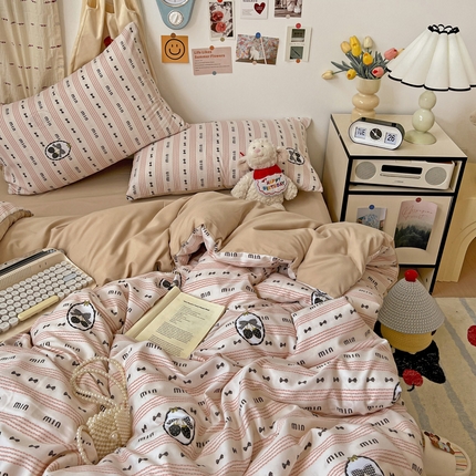 91家纺网 家纺一手货源 找家纺 （总）源莱 2025开学季小清新卡通时尚印花水洗双层纱四件套