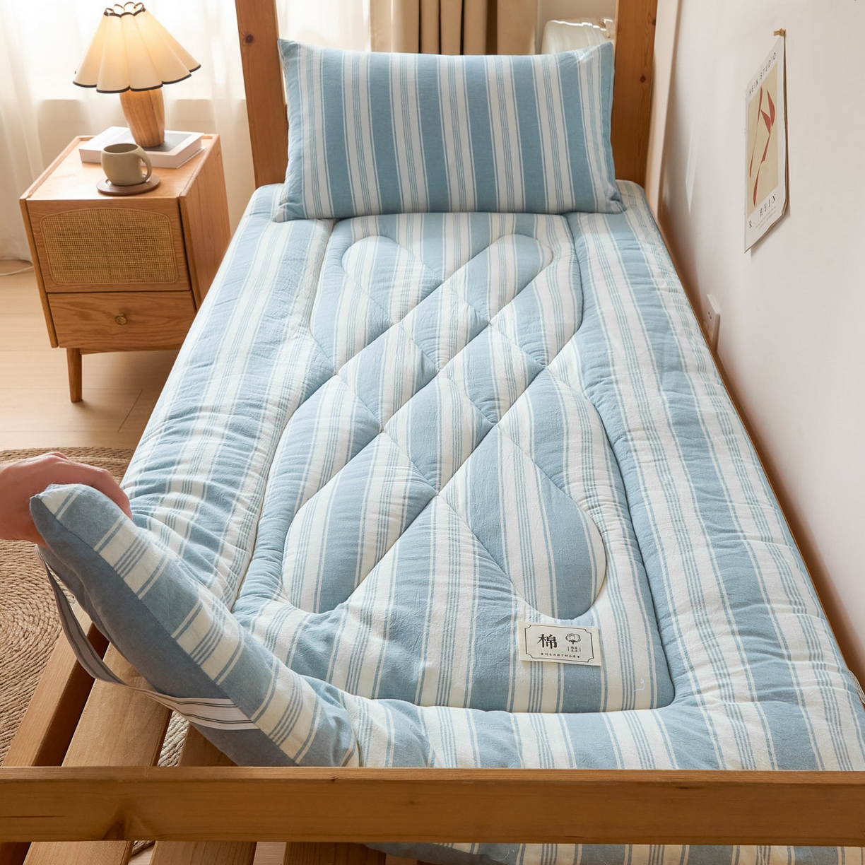 91家纺网 家纺一手货源 找家纺 爱屋及屋 2025款无印风学生棉花床垫 左岸蓝