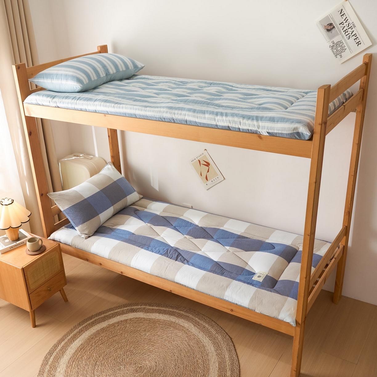 91家纺网 家纺一手货源 找家纺 爱屋及屋 2025款无印风学生棉花床垫 蓝咖大格