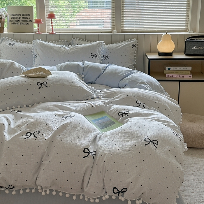 91家纺网 家纺一手货源 找家纺 缘生活 2025新款皱皱纱毛球球流苏四件套 皱皱纱球球流苏-蝴蝶结黑