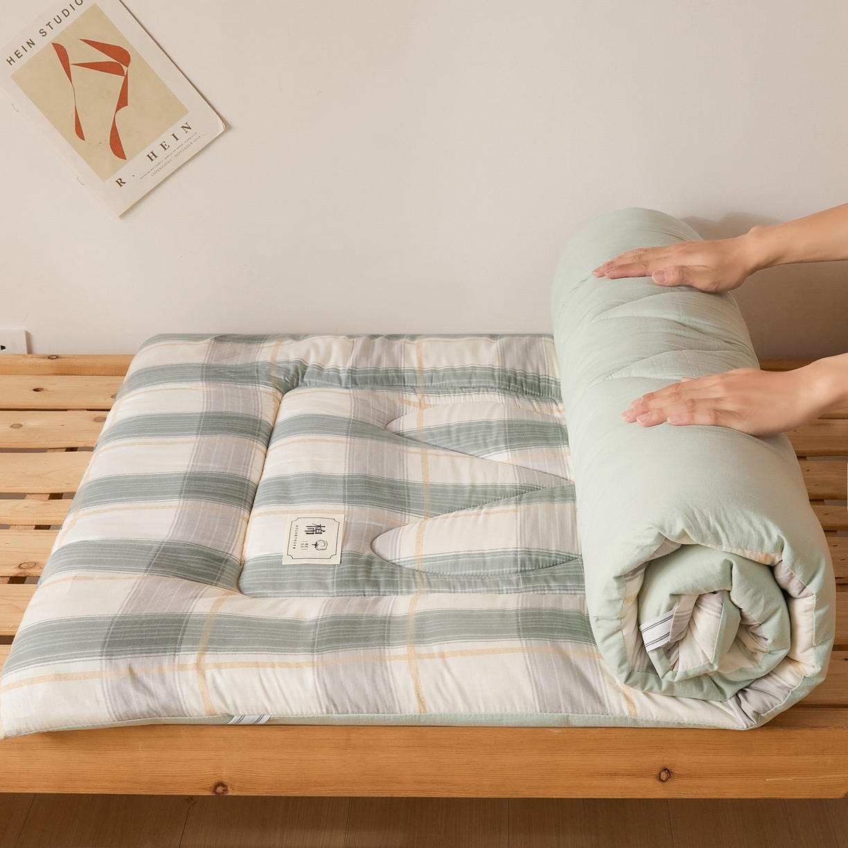 91家纺网 家纺一手货源 找家纺 爱屋及屋 2025款无印风学生棉花床垫 韵绿格