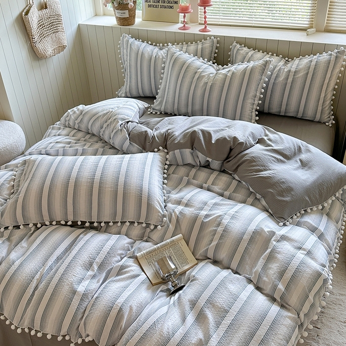 91家纺网 家纺一手货源 找家纺 缘生活 2025新款皱皱纱毛球球流苏四件套 皱皱纱球球流苏-绅士条纹