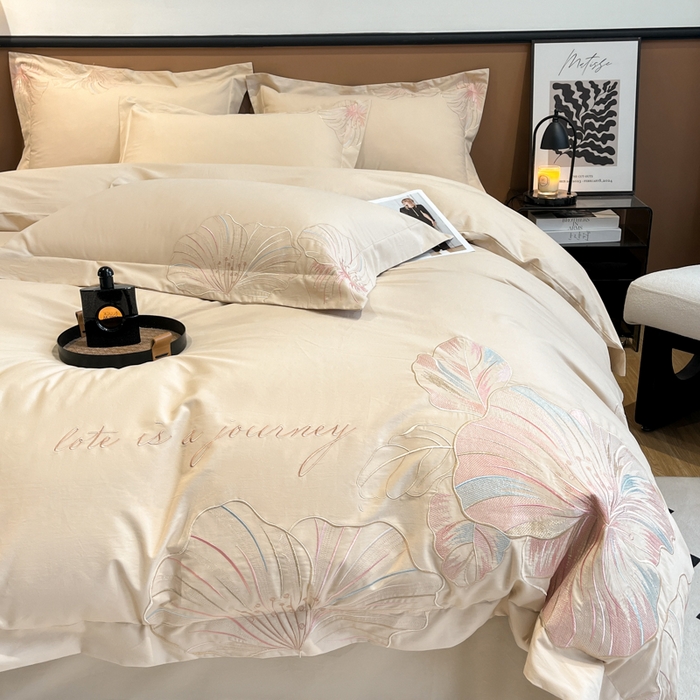 91家纺网 家纺一手货源 找家纺 桃园 2025新款纯棉全棉长绒棉磨毛四件套不掉毛-华尔兹 （高端礼盒） 华尔兹-香槟