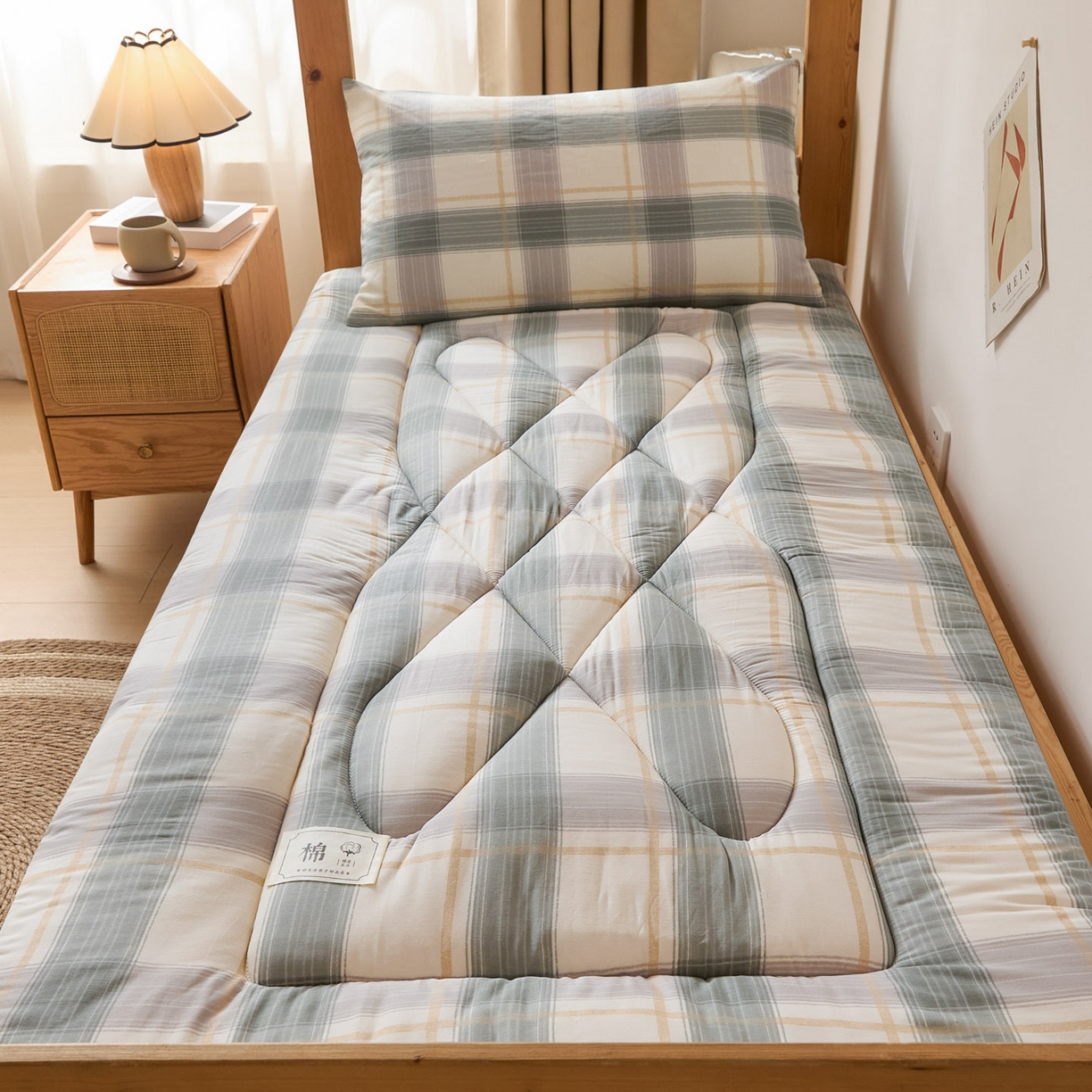 91家纺网 家纺一手货源 找家纺 爱屋及屋 2025款无印风学生棉花床垫 韵绿格