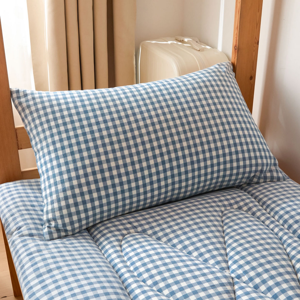 91家纺网 家纺一手货源 找家纺 爱屋及屋 2025款无印风学生棉花床垫 蓝小格