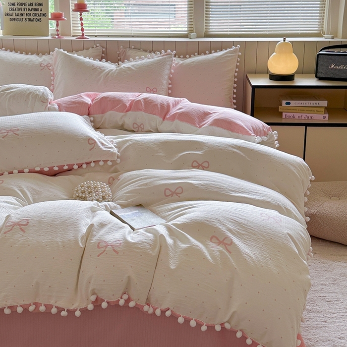 91家纺网 家纺一手货源 找家纺 缘生活 2025新款皱皱纱毛球球流苏四件套 皱皱纱球球流苏-蝴蝶结粉