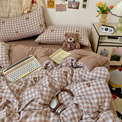 源莱 2025开学季小清新卡通时尚印花水洗双层纱四件套 格纹小熊