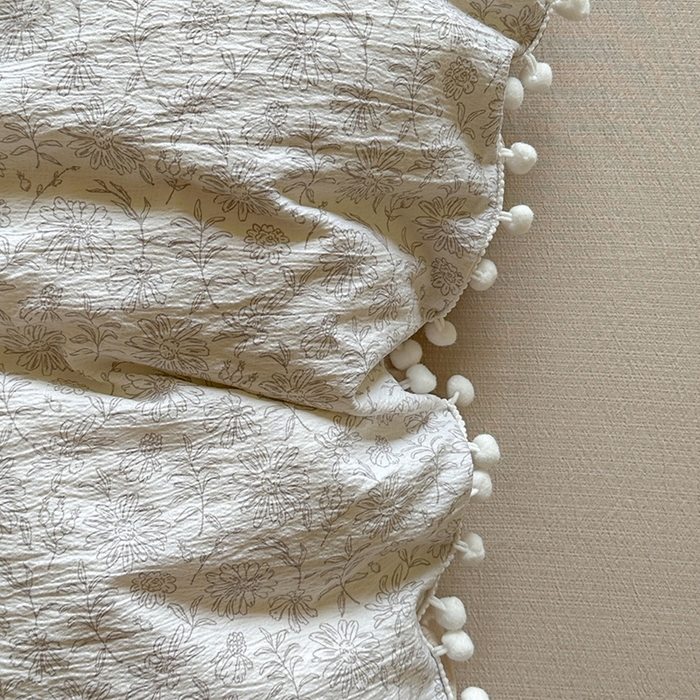 91家纺网 家纺一手货源 找家纺 缘生活 2025新款皱皱纱毛球球流苏四件套 皱皱纱球球流苏-碎花灰棕