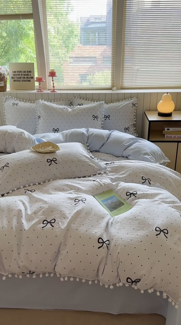 91家纺网 家纺一手货源 找家纺 缘生活 2025新款皱皱纱毛球球流苏四件套 皱皱纱球球流苏-蝴蝶结黑