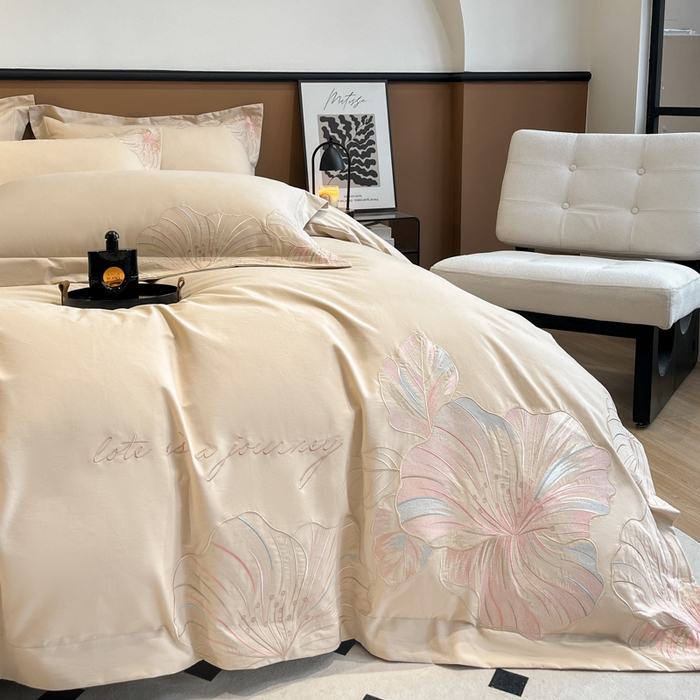 91家纺网 家纺一手货源 找家纺 桃园 2025新款纯棉全棉长绒棉磨毛四件套不掉毛-华尔兹 （高端礼盒） 华尔兹-香槟