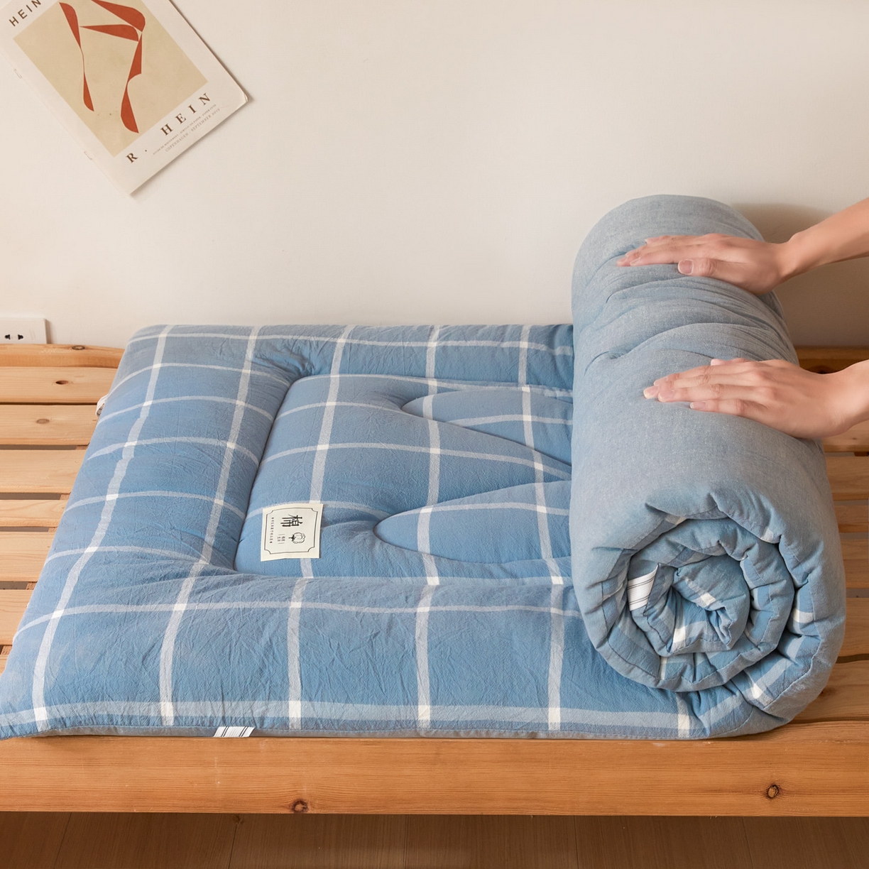 91家纺网 家纺一手货源 找家纺 爱屋及屋 2025款无印风学生棉花床垫 海蓝大格