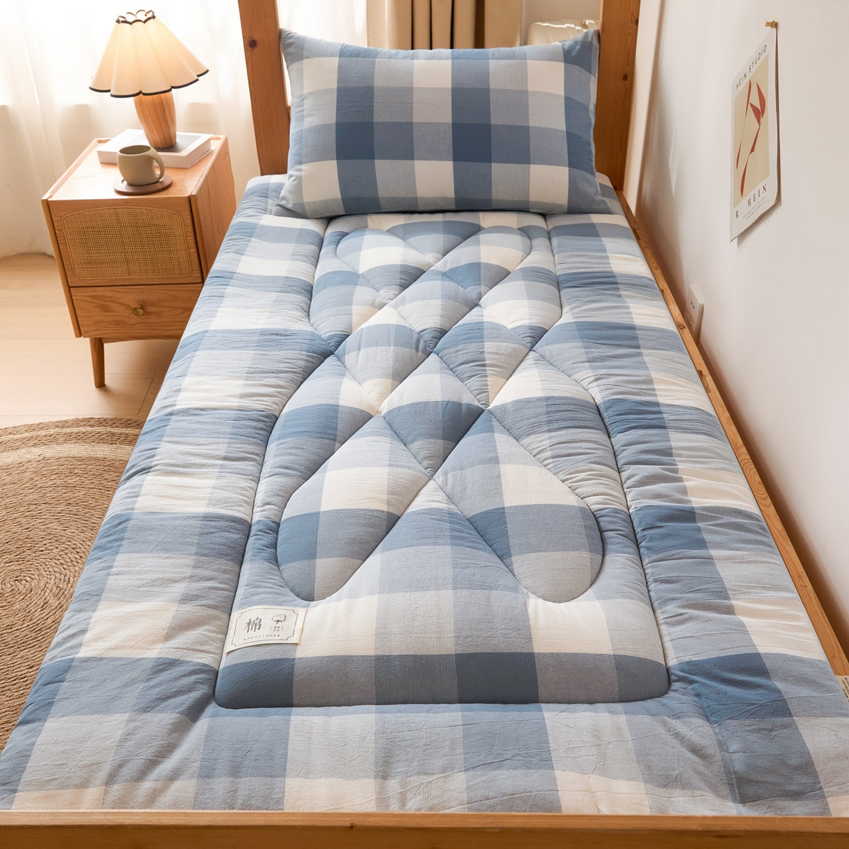 91家纺网 家纺一手货源 找家纺 爱屋及屋 2025款无印风学生棉花床垫 蓝中格