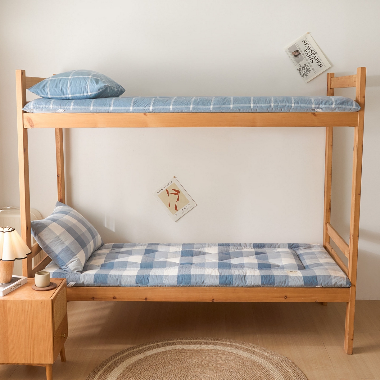 91家纺网 家纺一手货源 找家纺 爱屋及屋 2025款无印风学生棉花床垫 蓝中格