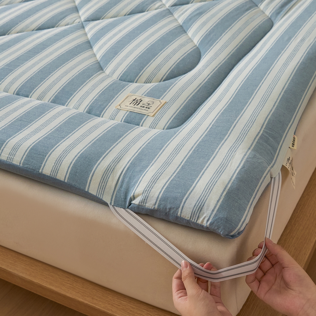 91家纺网 家纺一手货源 找家纺 爱屋及屋 2025新款无印风四季款棉花床垫 左岸蓝