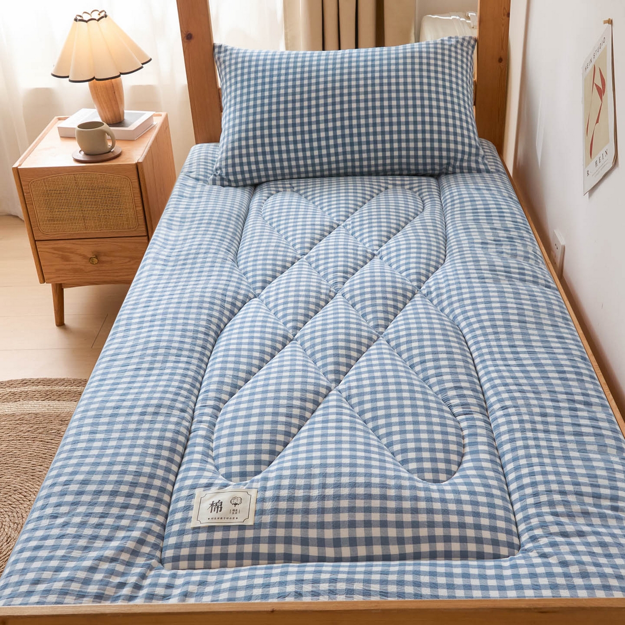 91家纺网 家纺一手货源 找家纺 爱屋及屋 2025款无印风学生棉花床垫 蓝小格