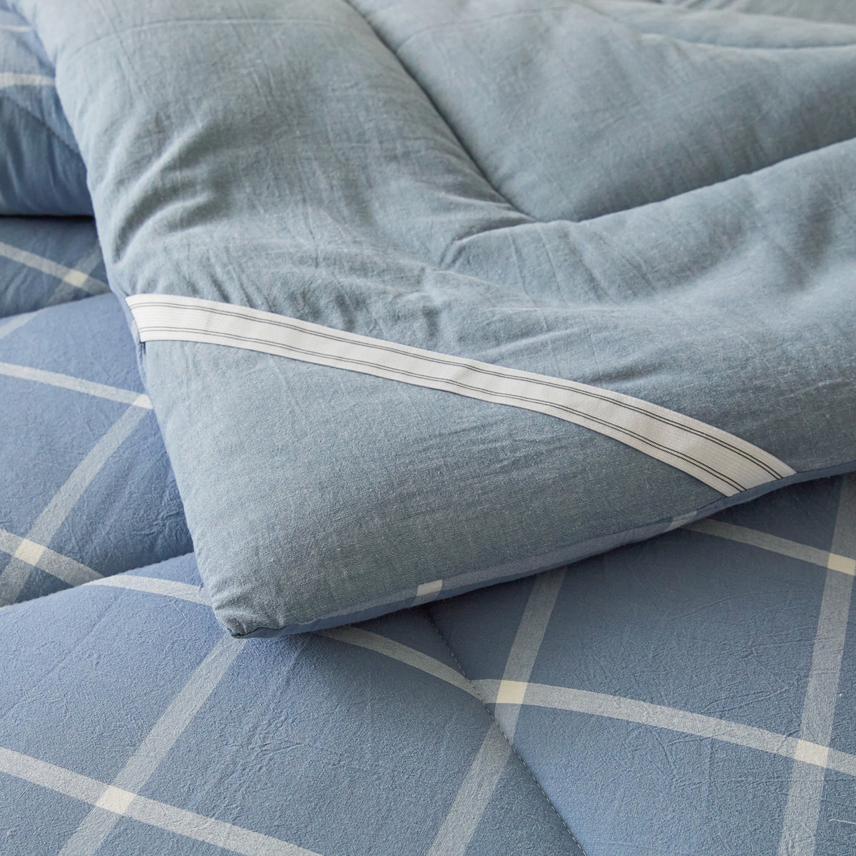 91家纺网 家纺一手货源 找家纺 爱屋及屋 2025新款无印风四季款棉花床垫 海蓝大格