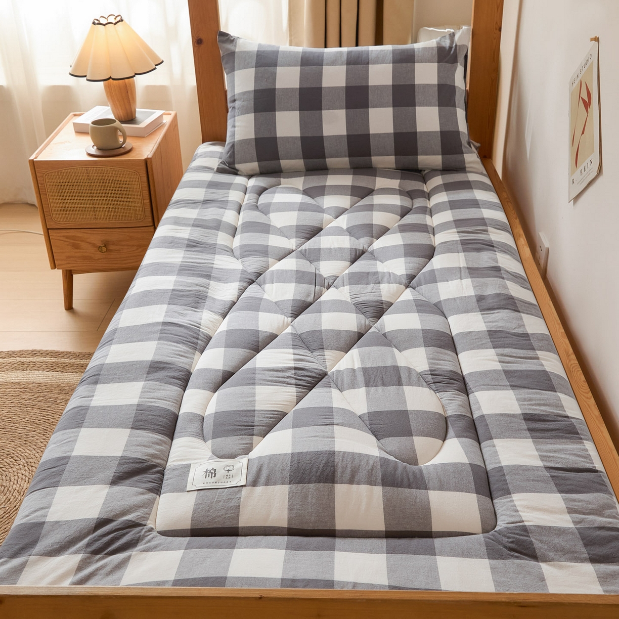 91家纺网 家纺一手货源 找家纺 爱屋及屋 2025款无印风学生棉花床垫 灰中格