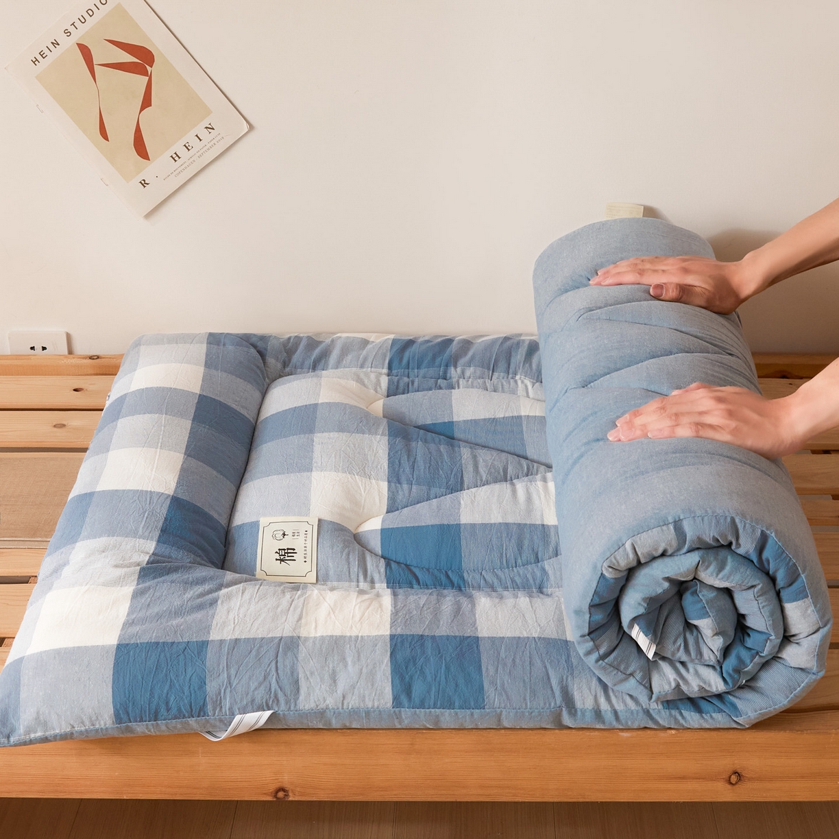 91家纺网 家纺一手货源 找家纺 爱屋及屋 2025款无印风学生棉花床垫 蓝中格