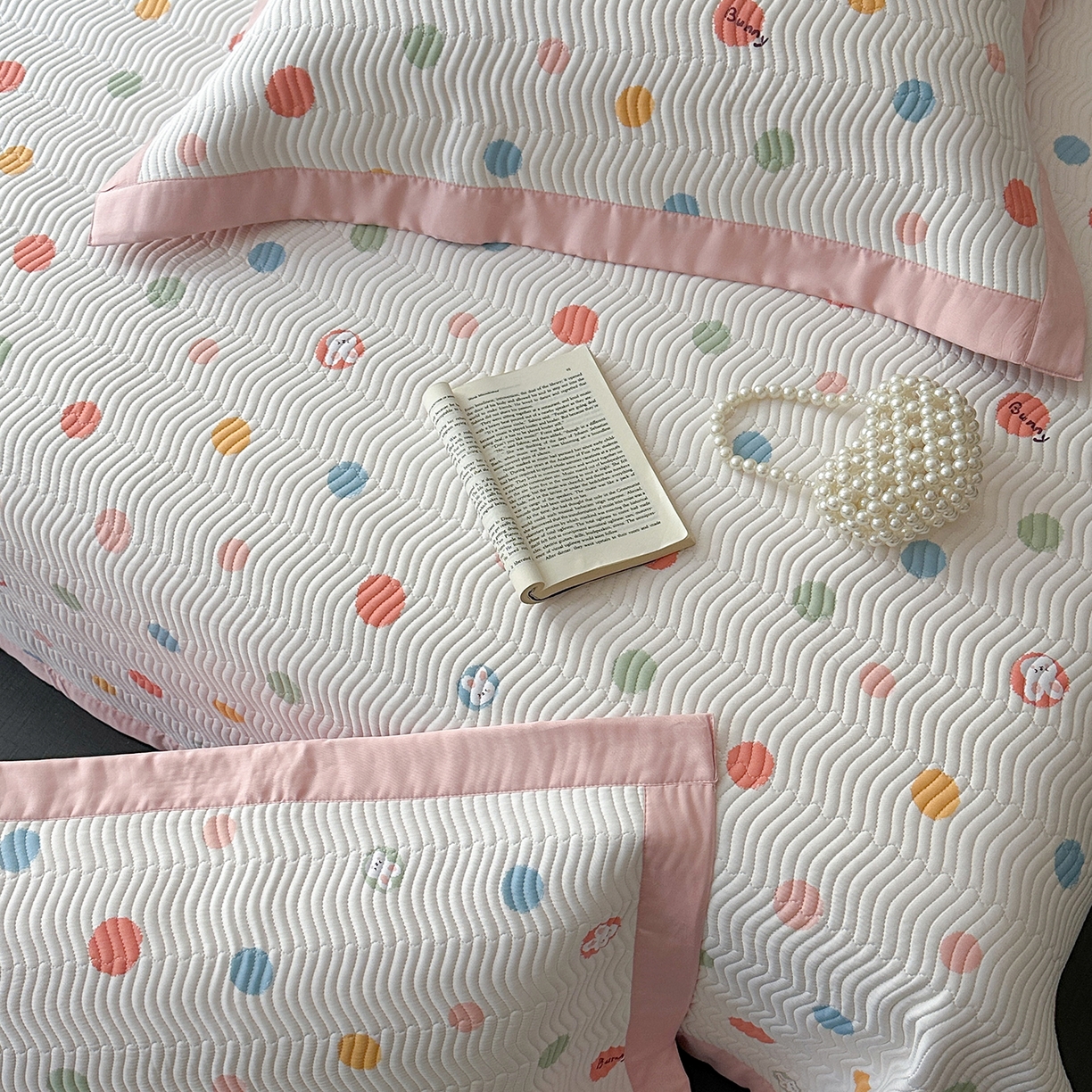 91家纺网 家纺一手货源 找家纺 麦伦家居 2025新款双面莫代尔天丝床盖 糯米团子