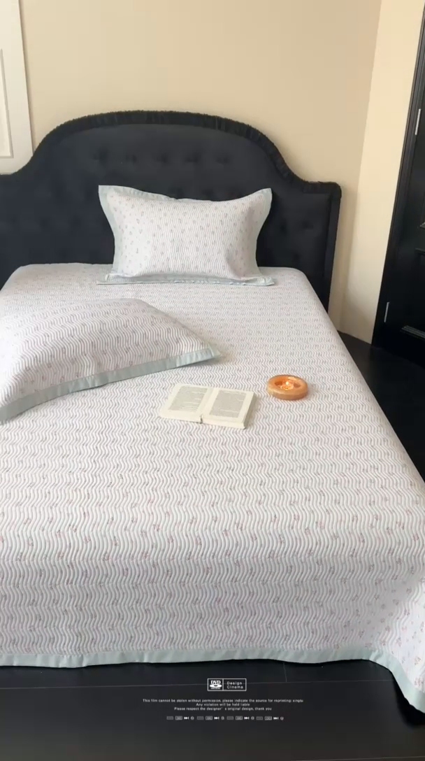 91家纺网 家纺一手货源 找家纺 麦伦家居 2025新款双面莫代尔天丝床盖 清雅-蓝