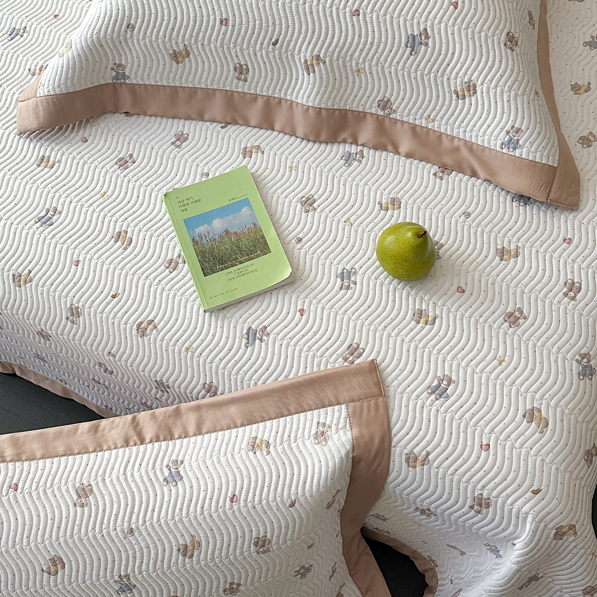 91家纺网 家纺一手货源 找家纺 麦伦家居 2025新款双面莫代尔天丝床盖 好梦熊