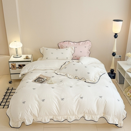 91家纺网 家纺一手货源 找家纺 （总）米可 2025新款云朵棉刺绣花边款四件套