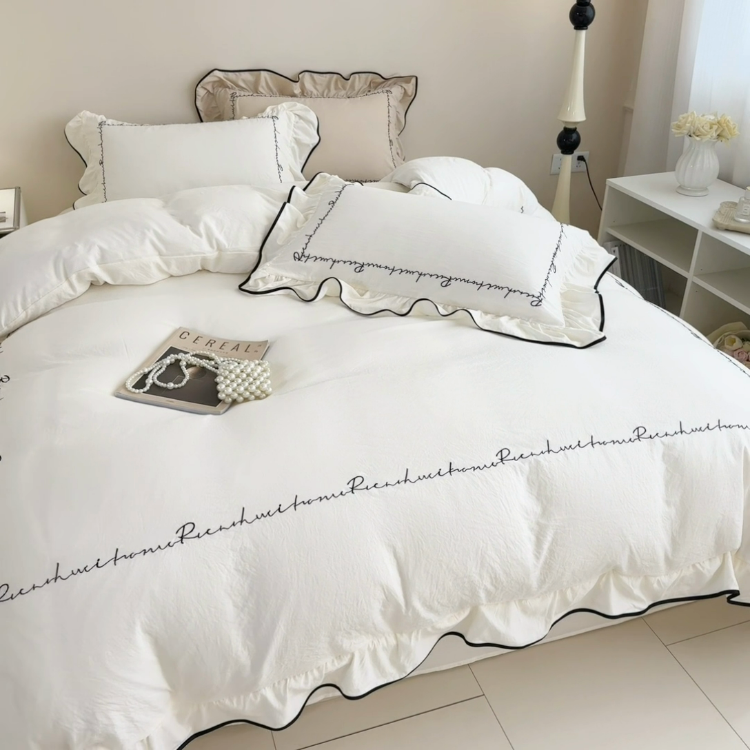 91家纺网 家纺一手货源 找家纺 米可 2025新款云朵棉刺绣花边款四件套 简约字母-白