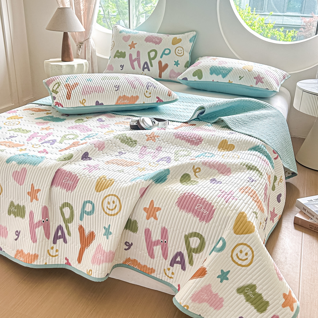 91家纺网 家纺一手货源 找家纺 橘夏家纺 2025新款全棉床盖三件套 多巴胺字母