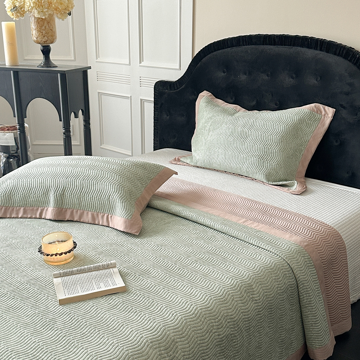 91家纺网 家纺一手货源 找家纺 麦伦家居 2025新款双面莫代尔天丝床盖 香岛巴黎