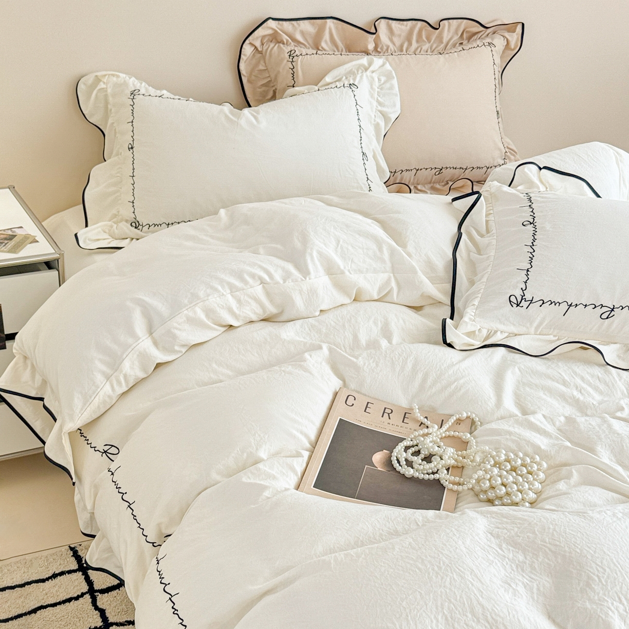 91家纺网 家纺一手货源 找家纺 （总）米可 2025新款云朵棉刺绣花边款四件套