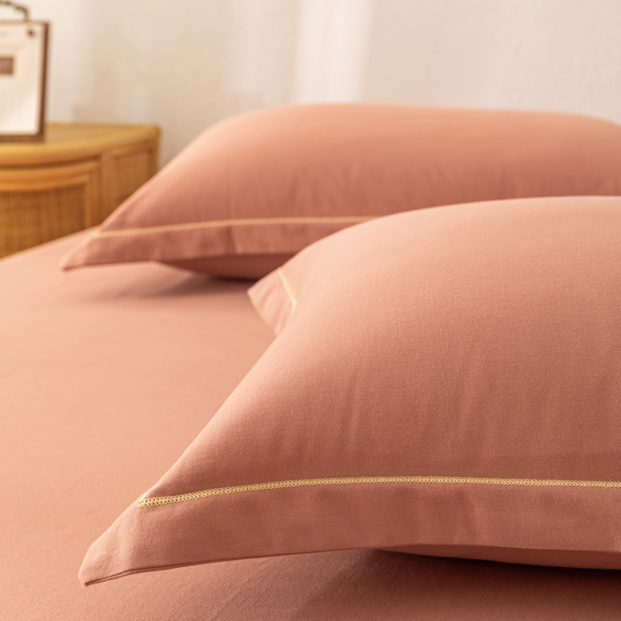 91家纺网 家纺一手货源 找家纺 百寐 2025新款A类100%全棉纯色加厚磨毛加大50*80枕套40*60/48*74枕芯保护套 磨毛-枫糖橘