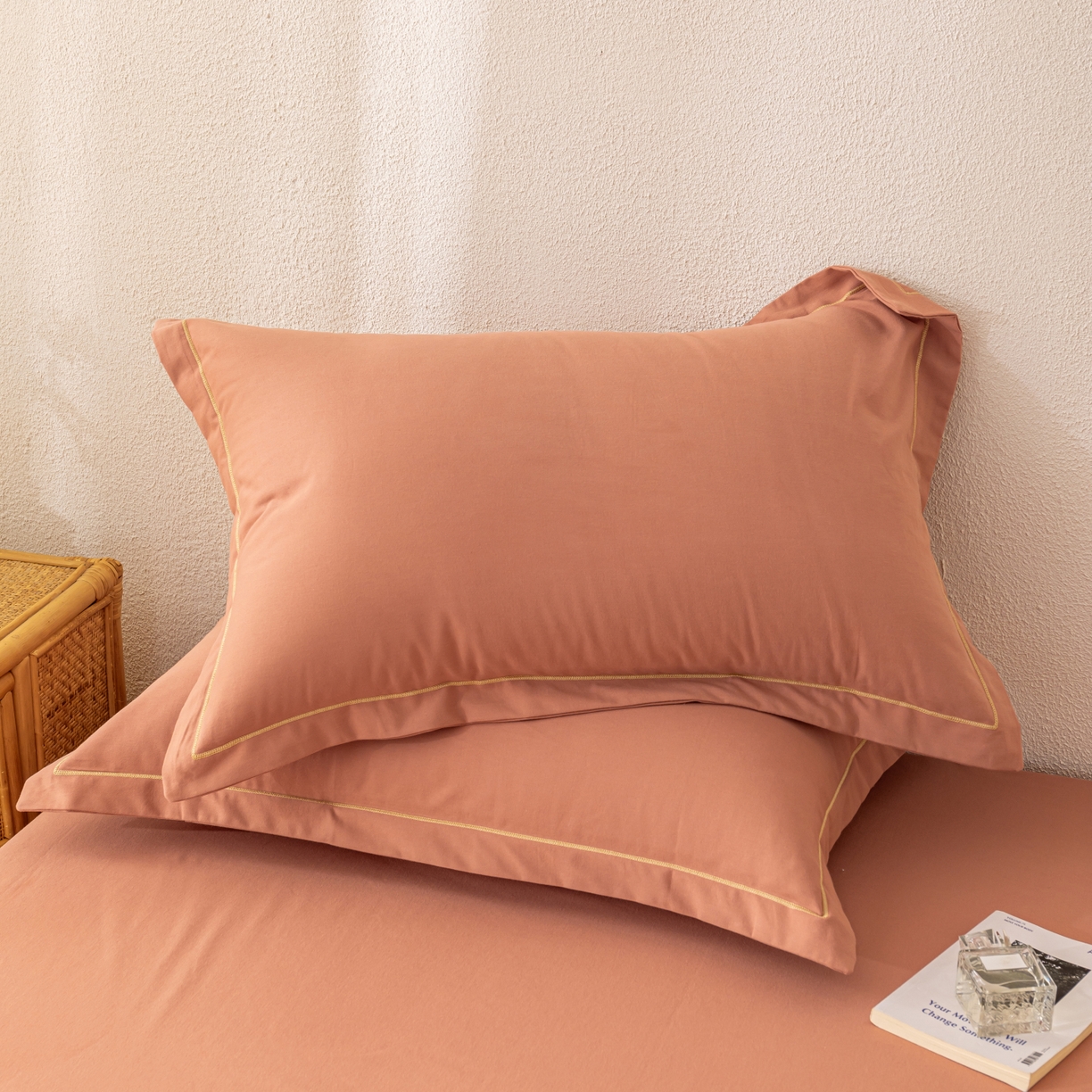 91家纺网 家纺一手货源 找家纺 百寐 2025新款A类100%全棉纯色加厚磨毛加大50*80枕套40*60/48*74枕芯保护套 磨毛-枫糖橘