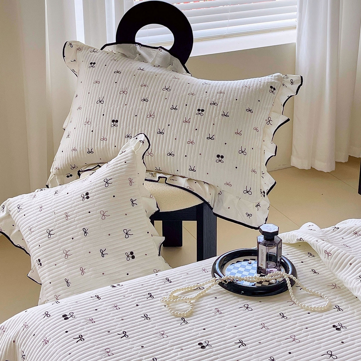 91家纺网 家纺一手货源 找家纺 （总）雨彤家纺 2025新款A类云感公主风双层纱印花夹棉花边款枕套