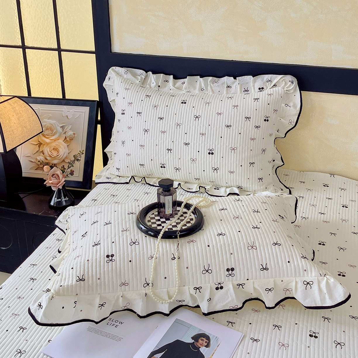 91家纺网 家纺一手货源 找家纺 雨彤家纺 2025新款A类云感公主风双层纱印花夹棉花边款枕套 黑樱梦境-公主风