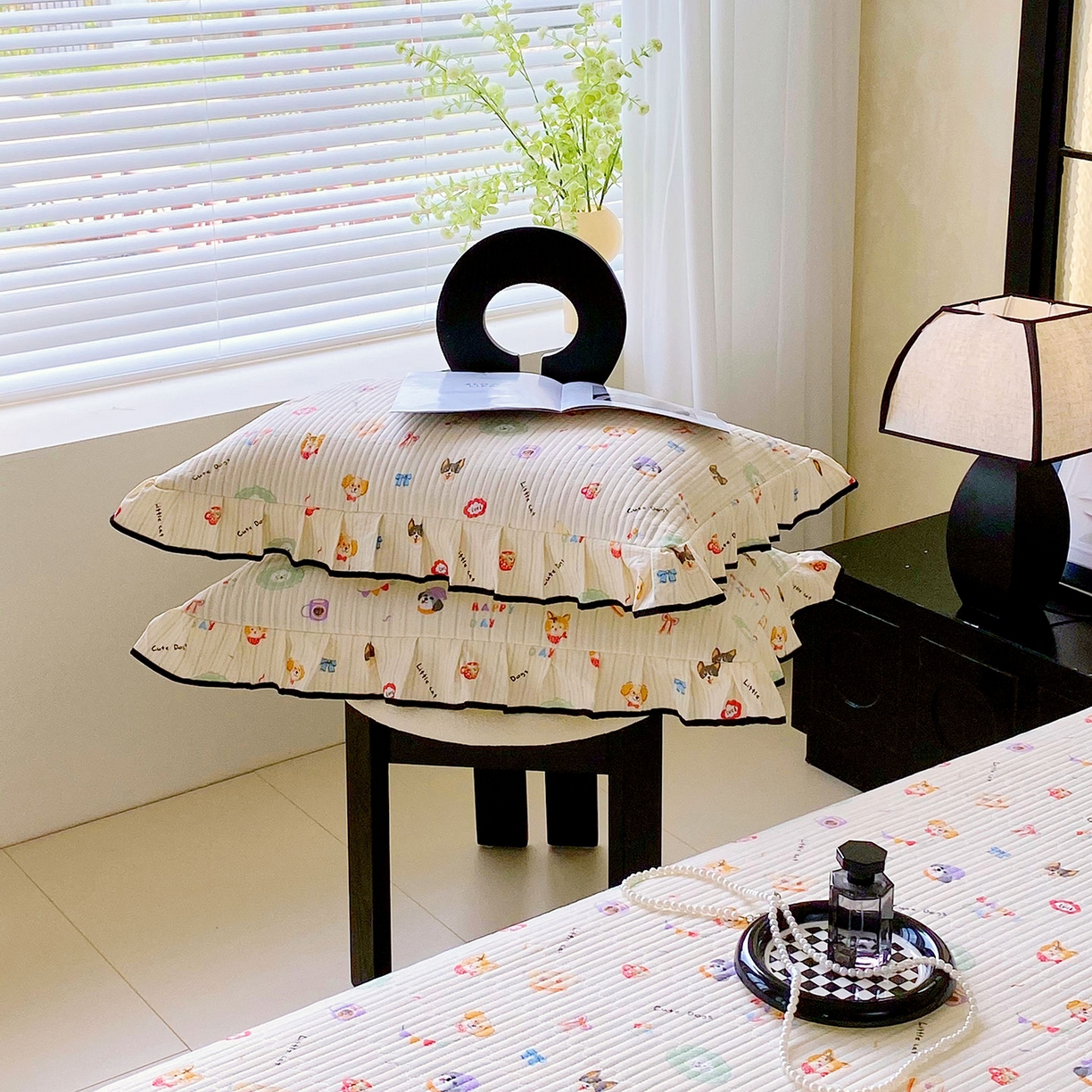 91家纺网 家纺一手货源 找家纺 雨彤家纺 2025新款A类云感公主风双层纱印花夹棉花边款枕套 童趣涂鸦-公主风