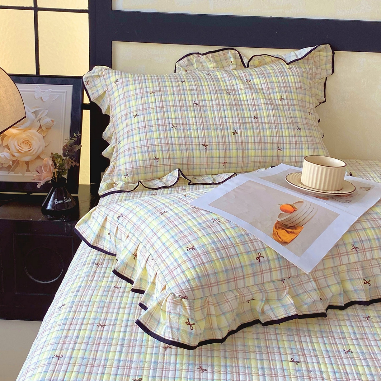 91家纺网 家纺一手货源 找家纺 雨彤家纺 2025新款A类云感公主风双层纱印花夹棉花边款枕套 格调蝴蝶结-公主风