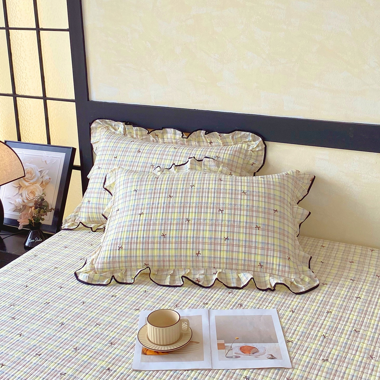 91家纺网 家纺一手货源 找家纺 雨彤家纺 2025新款A类云感公主风双层纱印花夹棉花边款枕套 格调蝴蝶结-公主风