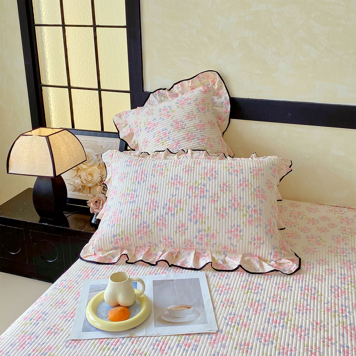 91家纺网 家纺一手货源 找家纺 雨彤家纺 2025新款A类云感公主风双层纱印花夹棉花边款枕套 槐夏风清-公主风