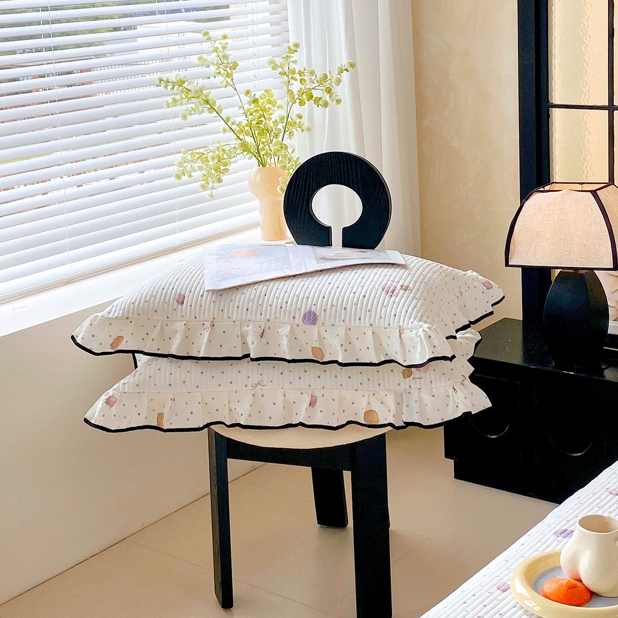 91家纺网 家纺一手货源 找家纺 雨彤家纺 2025新款A类云感公主风双层纱印花夹棉花边款枕套 点点莓果-公主风