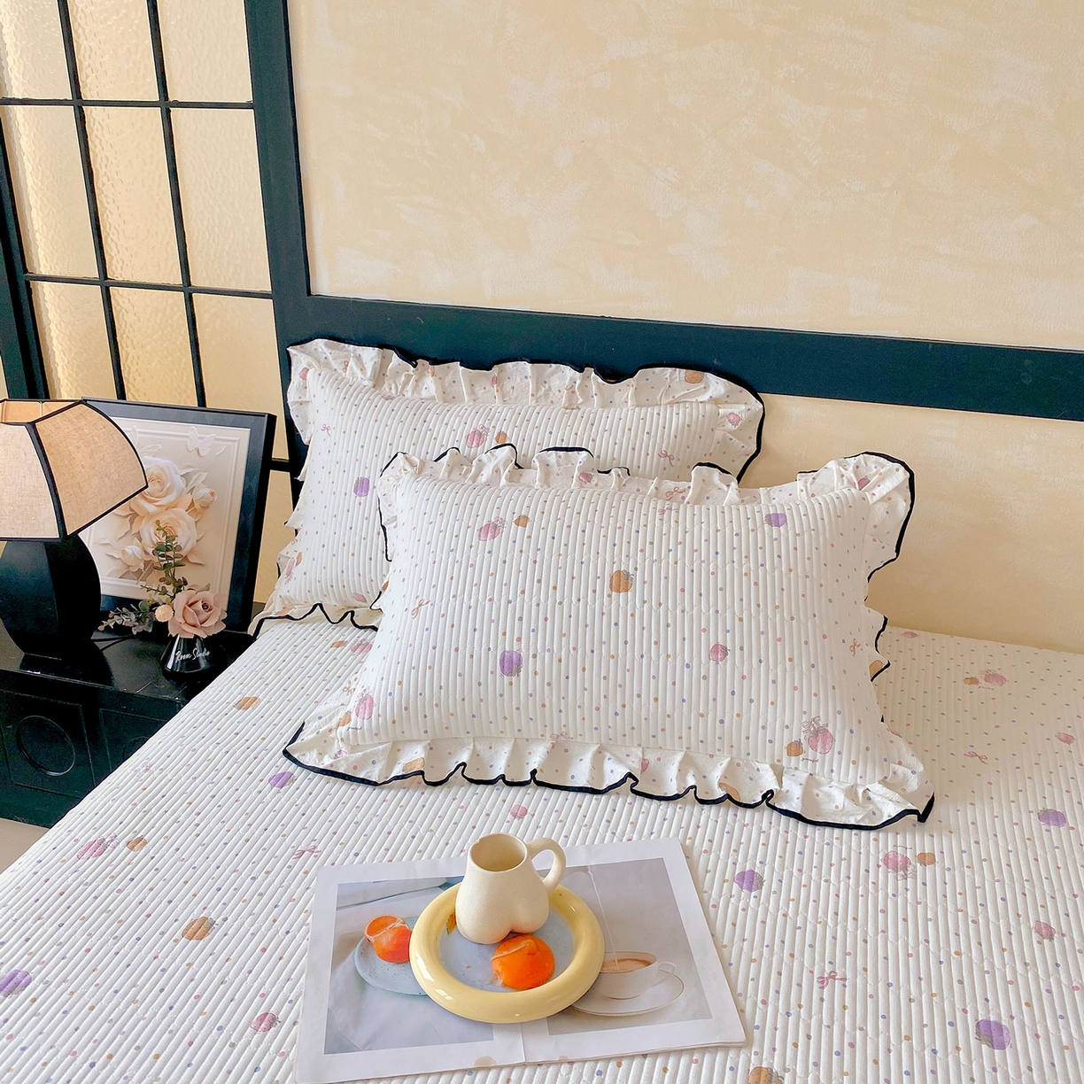 91家纺网 家纺一手货源 找家纺 雨彤家纺 2025新款A类云感公主风双层纱印花夹棉花边款枕套 点点莓果-公主风