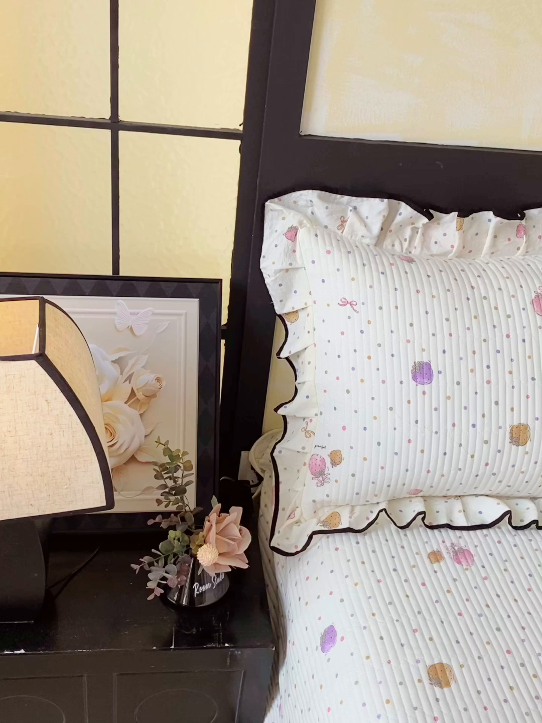 91家纺网 家纺一手货源 找家纺 雨彤家纺 2025新款A类云感公主风双层纱印花夹棉花边款枕套 点点莓果-公主风