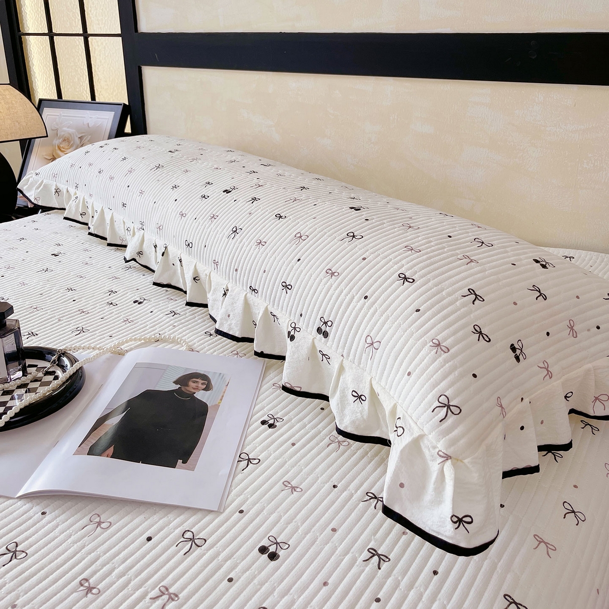 91家纺网 家纺一手货源 找家纺 雨彤家纺 2025新款A类公主风云感双层纱夹棉加长花边款枕套 黑樱梦境-公主风