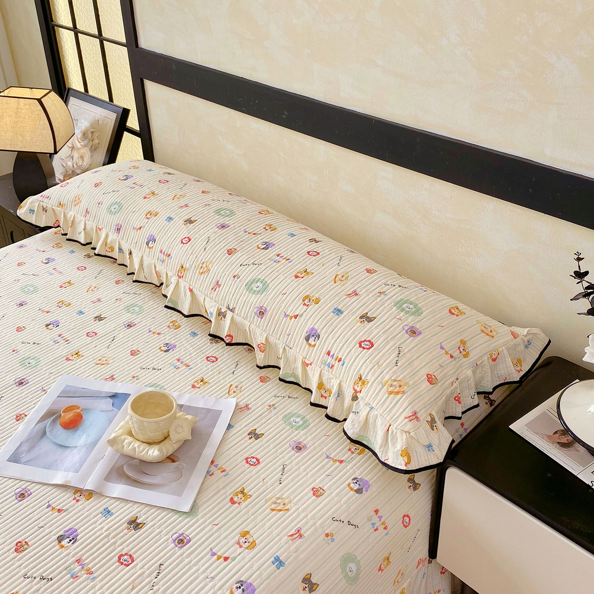 91家纺网 家纺一手货源 找家纺 雨彤家纺 2025新款A类公主风云感双层纱夹棉加长花边款枕套 童趣涂鸦-公主风