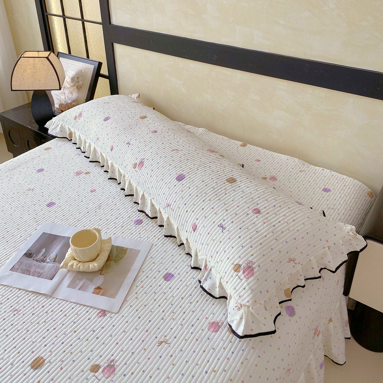 91家纺网 家纺一手货源 找家纺 雨彤家纺 2025新款A类公主风云感双层纱夹棉加长花边款枕套 点点莓果-公主风