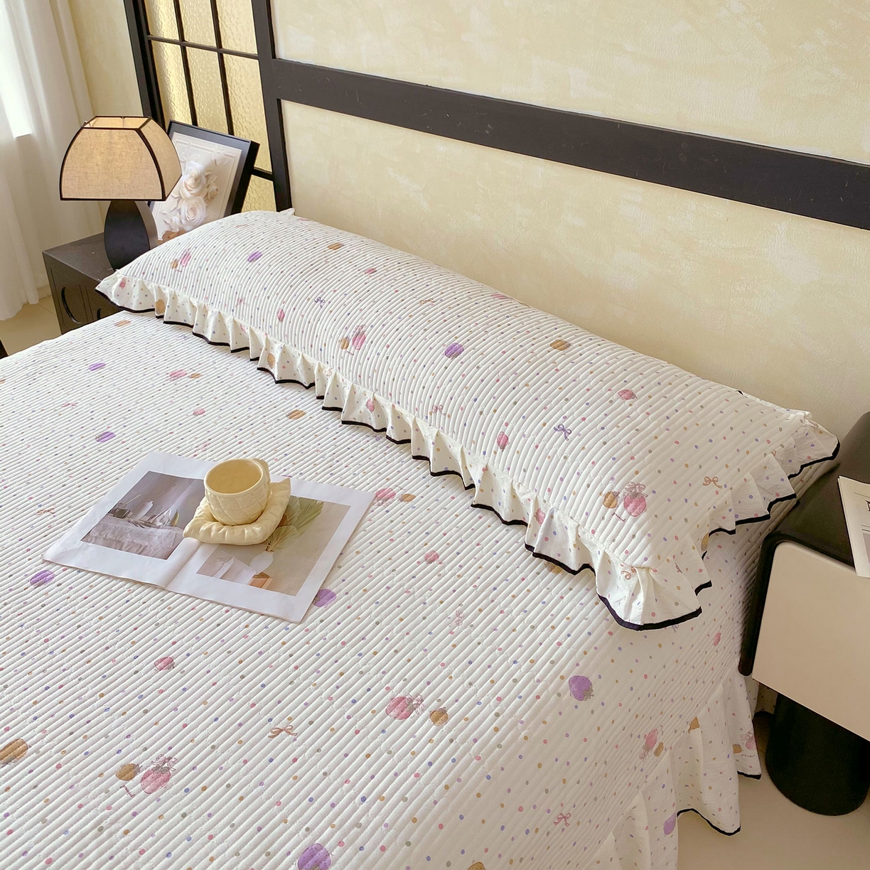 91家纺网 家纺一手货源 找家纺 雨彤家纺 2025新款A类公主风云感双层纱夹棉加长花边款枕套 点点莓果-公主风