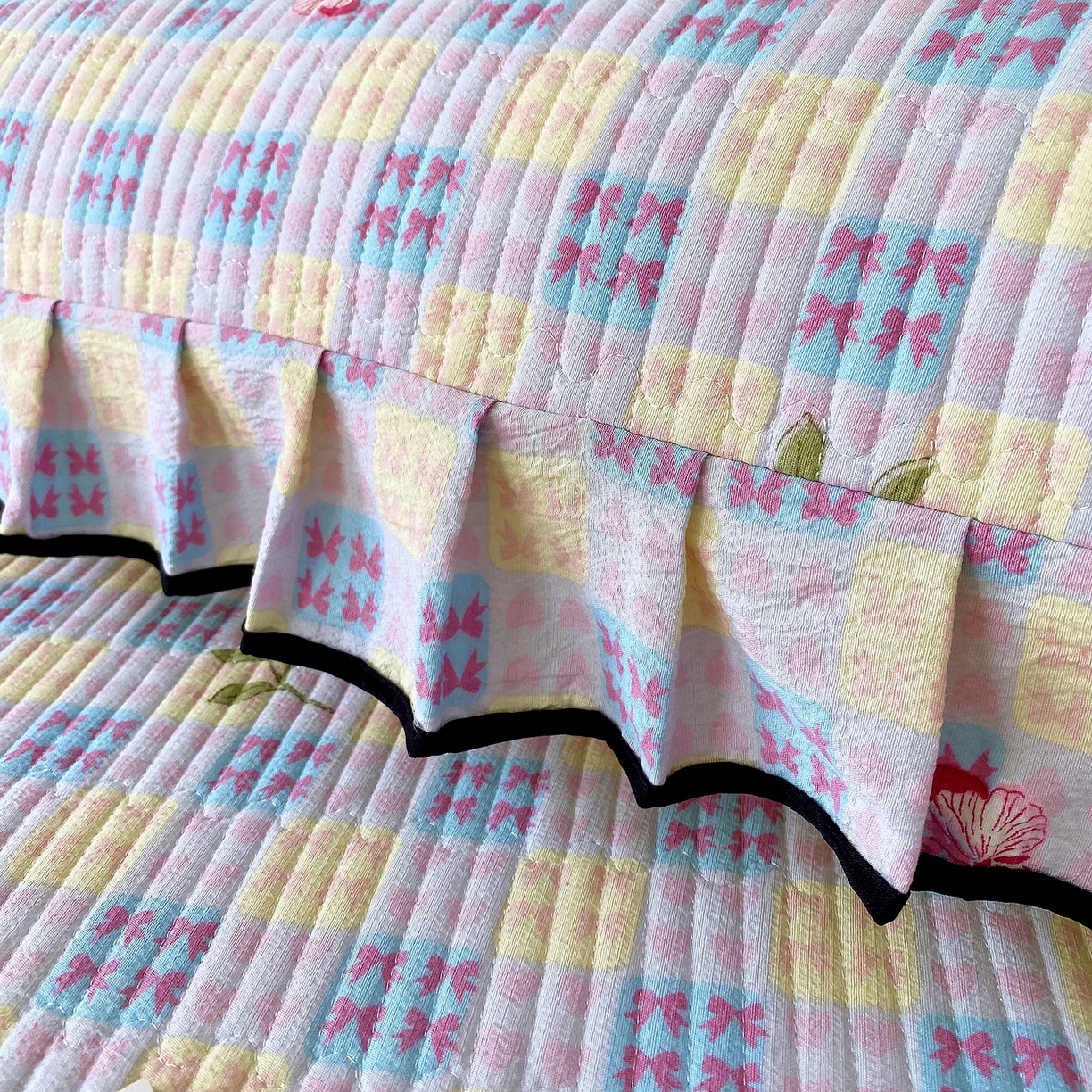 91家纺网 家纺一手货源 找家纺 雨彤家纺 2025新款A类公主风云感双层纱夹棉加长花边款枕套 森田原野-公主风